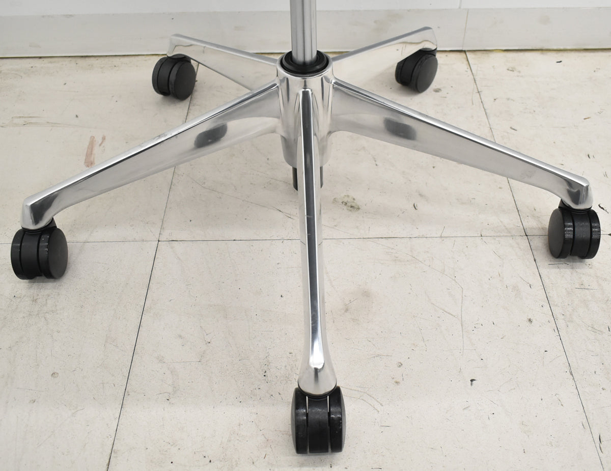 【中古】オカムラ　モードチェア　ハイバック　固定肘　総革張り　2020年製　ブラック　2026012608【中古オフィス家具】