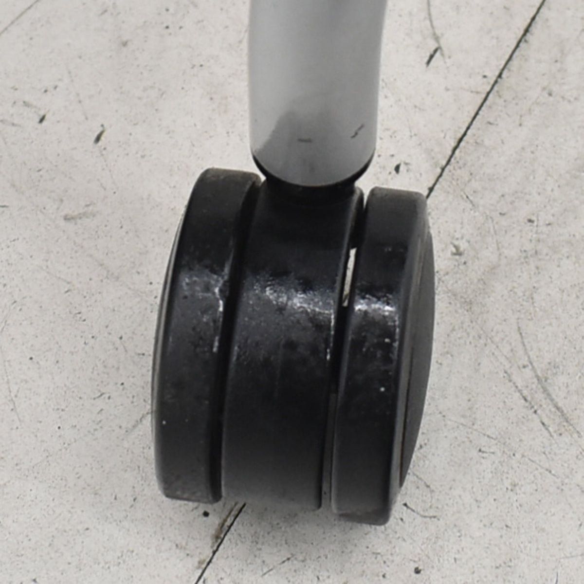 【中古】オカムラ　グラータ　ミーティングチェア　ネスティング可　ブラック　2026012702【中古オフィス家具】