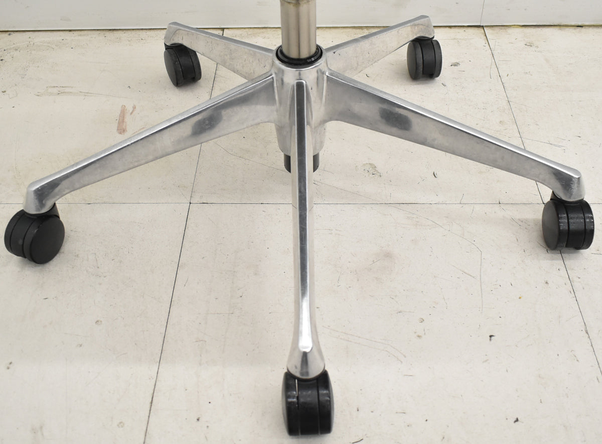 【中古】オカムラ　バロン　ローバック　可動肘　ポリッシュ　ピスタチオグリーン　2026012705【中古オフィス家具】
