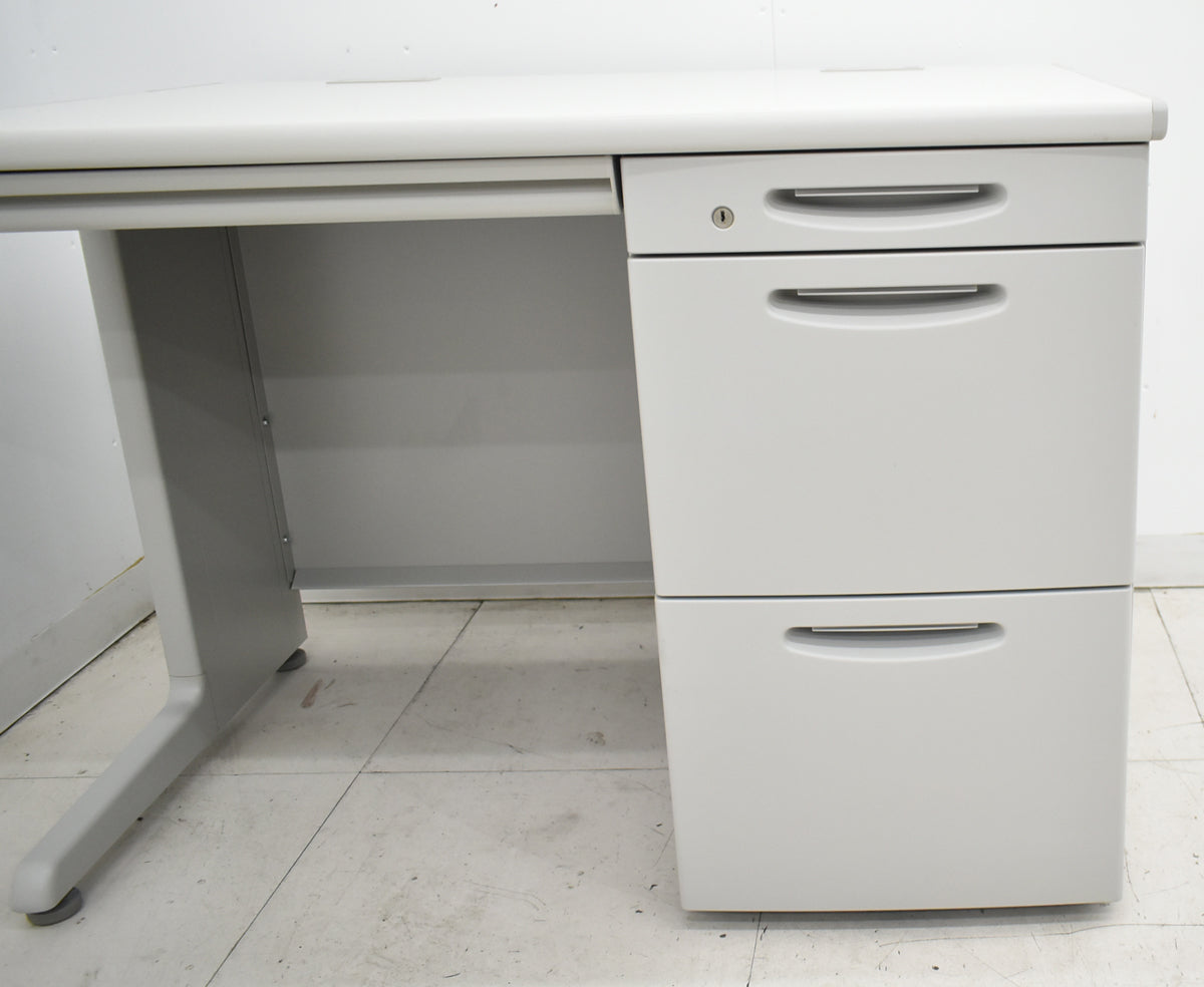 【中古】オカムラ　SD-V片袖デスク　W1000　2026012903【中古オフィス家具】