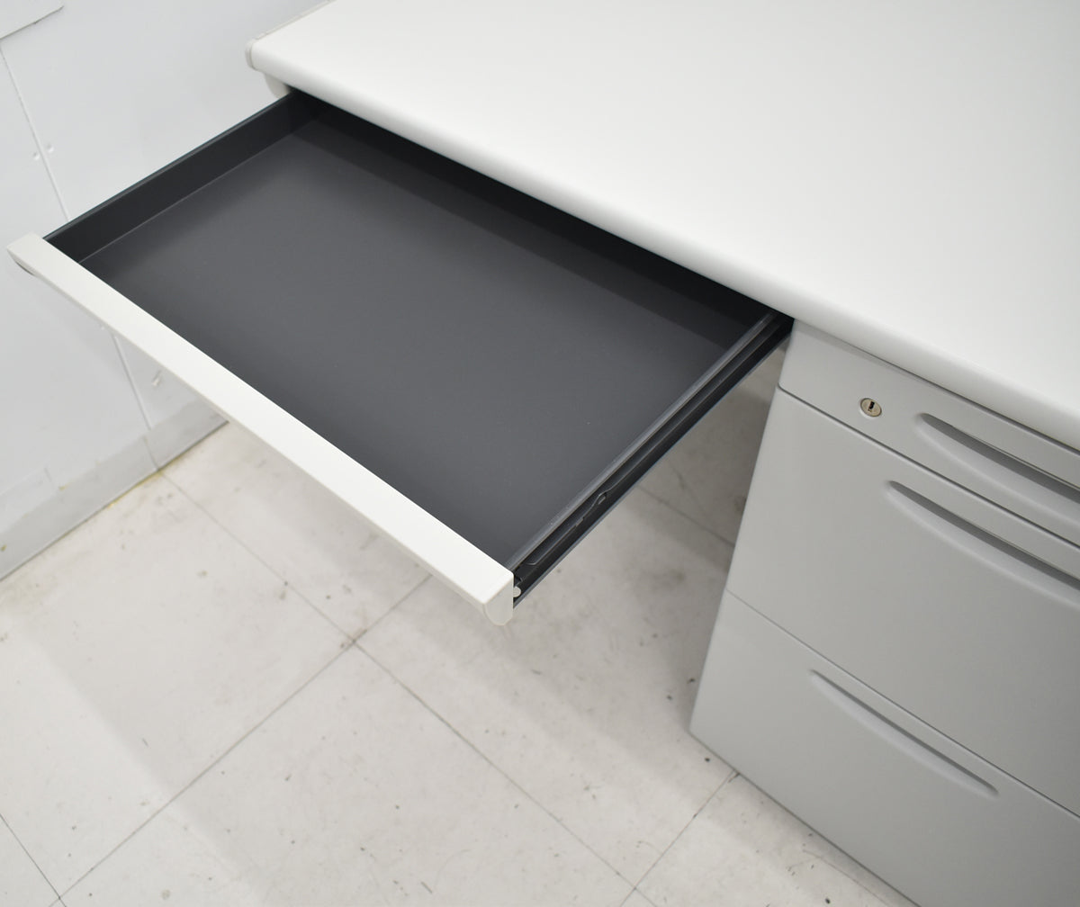 【中古】オカムラ　SD-V片袖デスク　W1000　2026012903【中古オフィス家具】