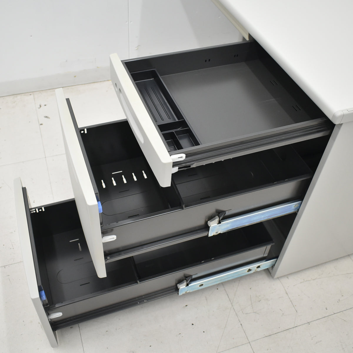 【中古】オカムラ　SD片袖デスク　W1000　2026012904【中古オフィス家具】