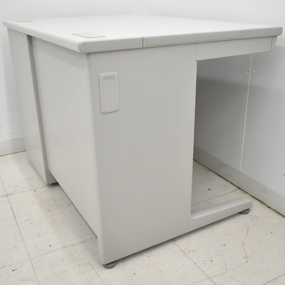 【中古】オカムラ　SDスタンダード片袖デスク　幅1000　2026020401【中古オフィス家具】