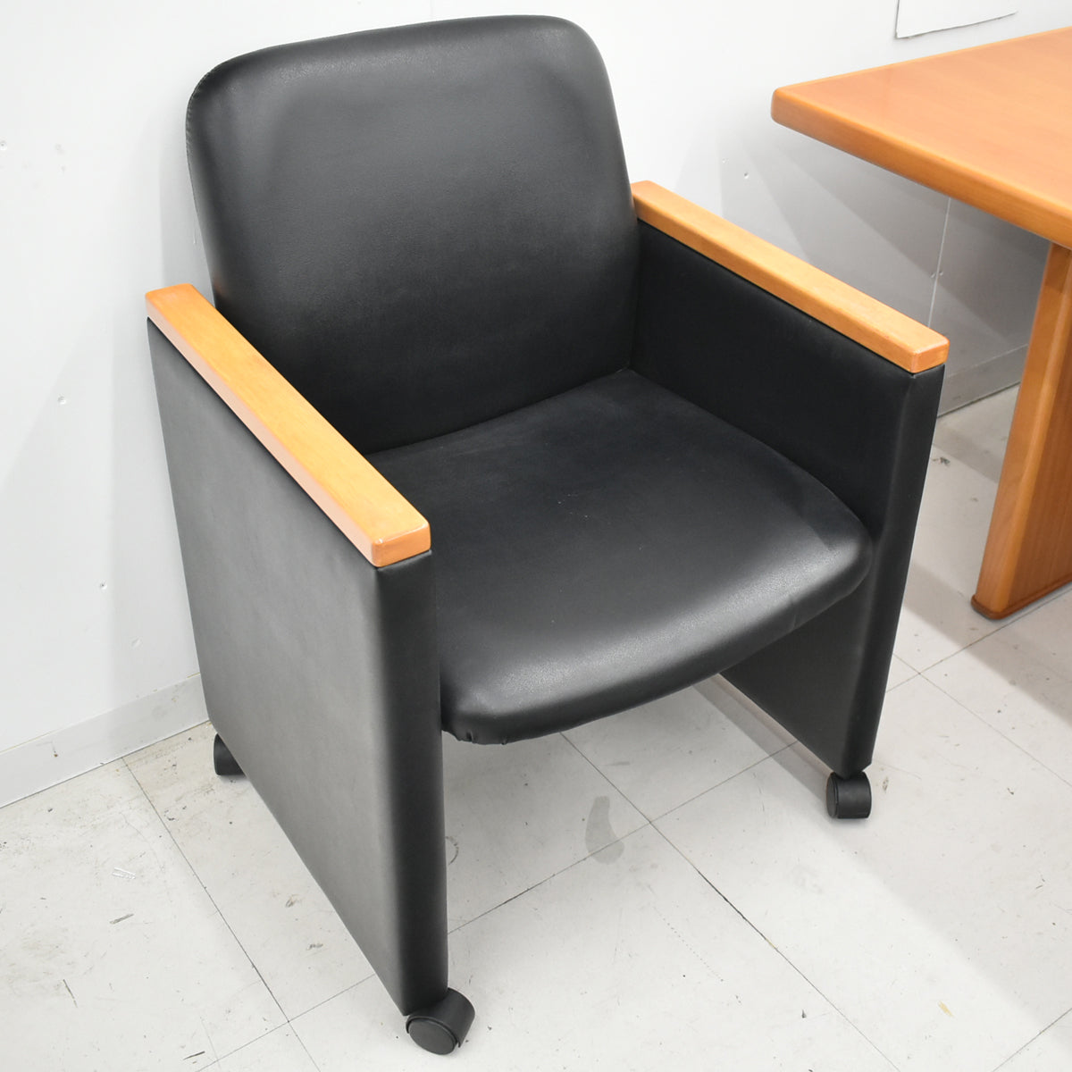【中古】イトーキ　応接会議５点セット　幅1800　2026020402【中古オフィス家具】