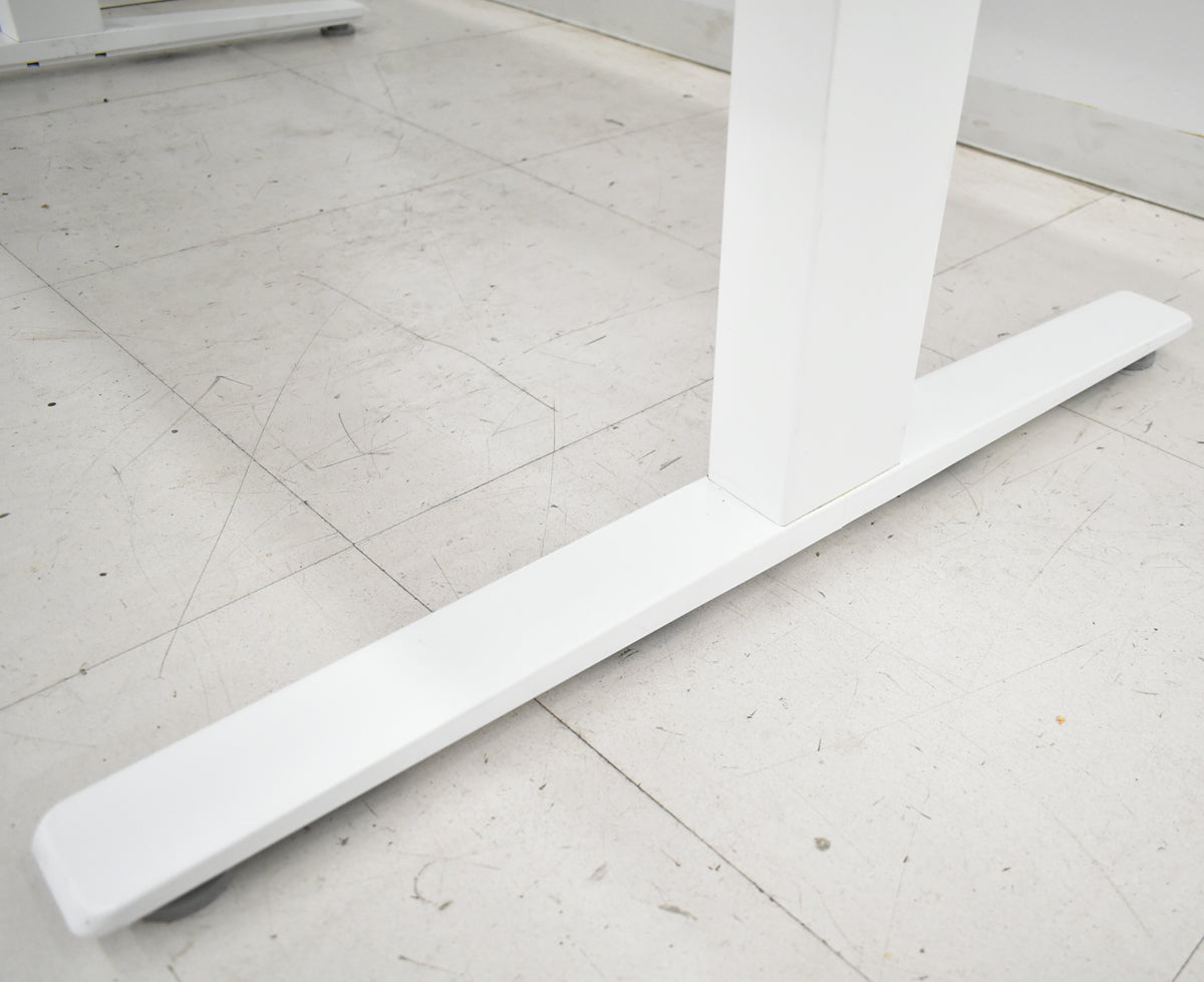 【中古】オカムラ　スイフト　ミーティングテーブル　コンセントタップ１か所付　コントロールレバータイプ　幅1800　2026020404【中古オフィス家具】