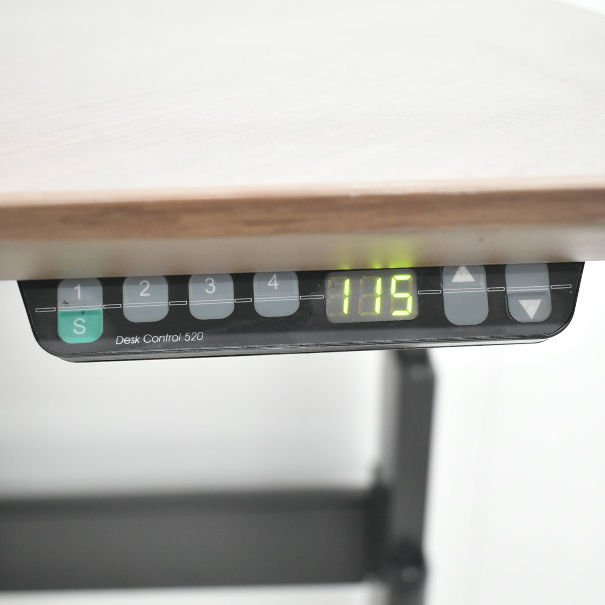 【中古】オカムラ　プロステージクレストUD　電動昇降L型デスク　コントロールスイッチインジゲーターメモリ機能　幅1570　2026020502【中古オフィス家具】