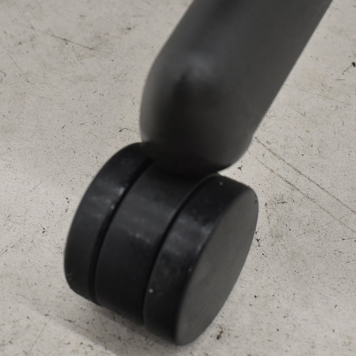 【中古】ハーマンミラー　アーロンチェア　昇降ガス新品交換済　スタンダード　Ｂサイズ　ランバーサポート　グリーン　2026020902【中古オフィス家具】