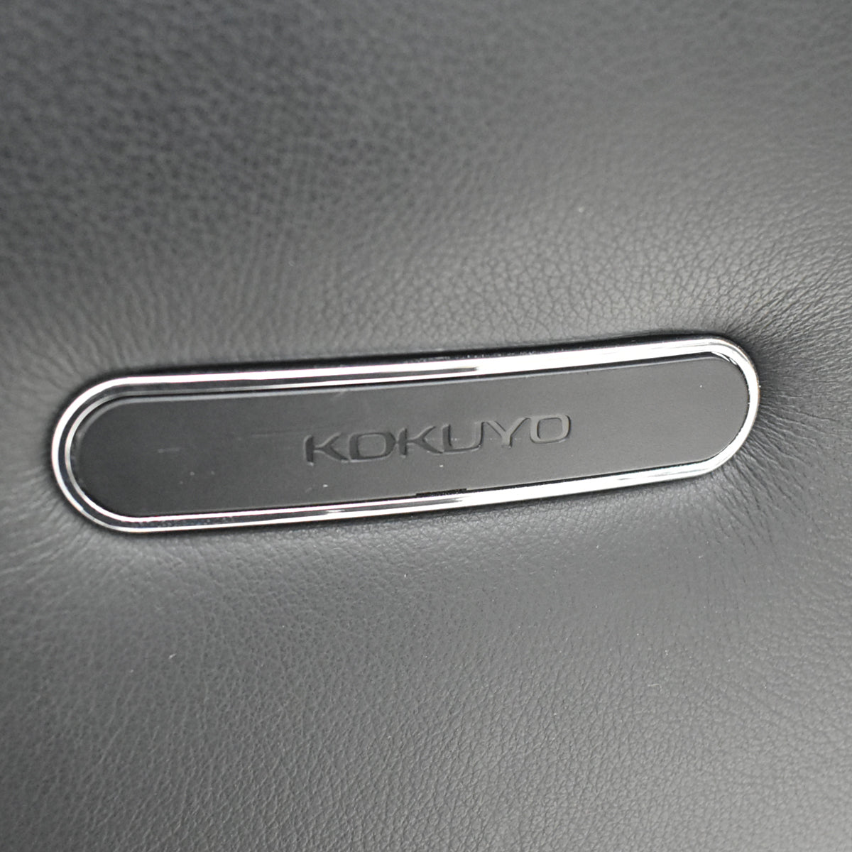 【中古】コクヨ　プント　ハイバック　固定肘（アルミ肘）革張り　エアランバーサポート　ブラック　2026020903【中古オフィス家具】