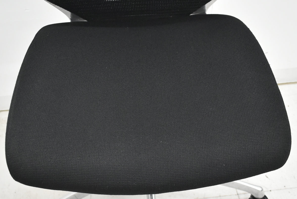 【中古】オカムラ　バロン　ローバック　ポリッシュ脚　肘なし　ブラック　2026020904【中古オフィス家具】