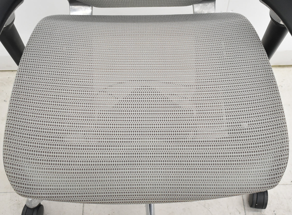 【中古】オカムラ　バロン　ハイバック　可動肘　ポリッシュ　グレー　肘パッド新品　2026020905【中古オフィス家具】