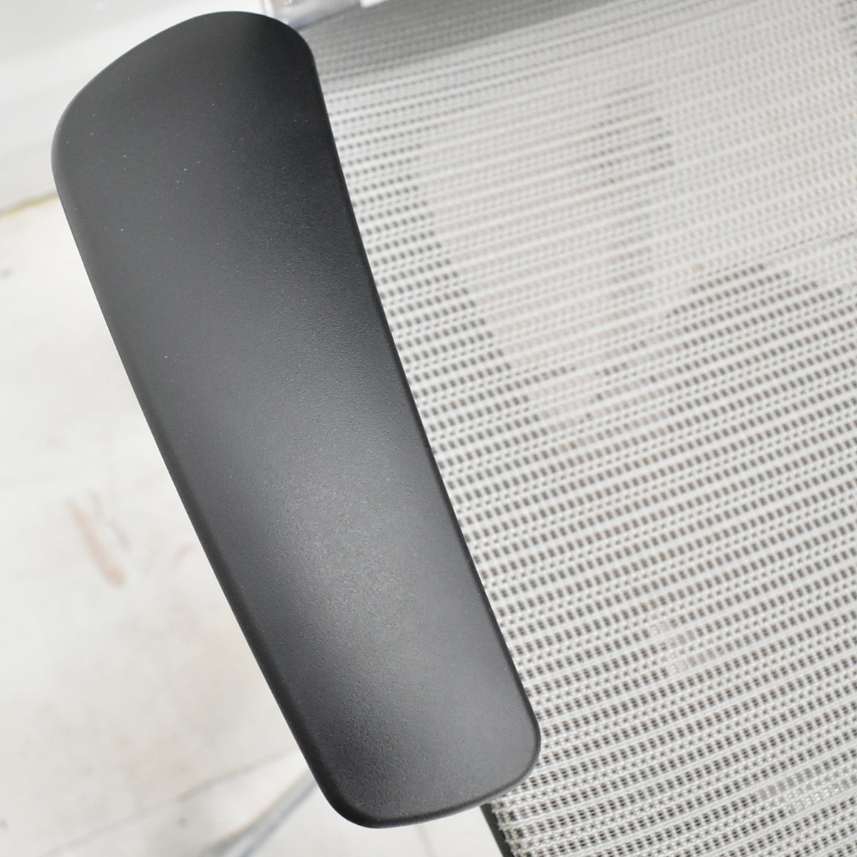 【中古】オカムラ　バロン　ハイバック　可動肘　ポリッシュ　グレー　肘パッド新品　2026020905【中古オフィス家具】