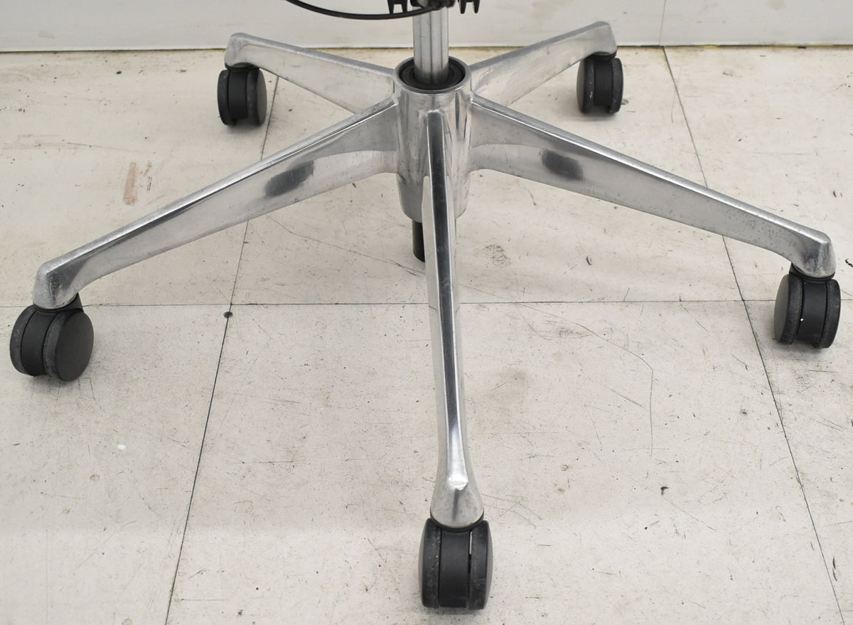 【中古】オカムラ　バロン　ハイバック　可動肘　ポリッシュ　グレー　肘パッド新品　2026020905【中古オフィス家具】