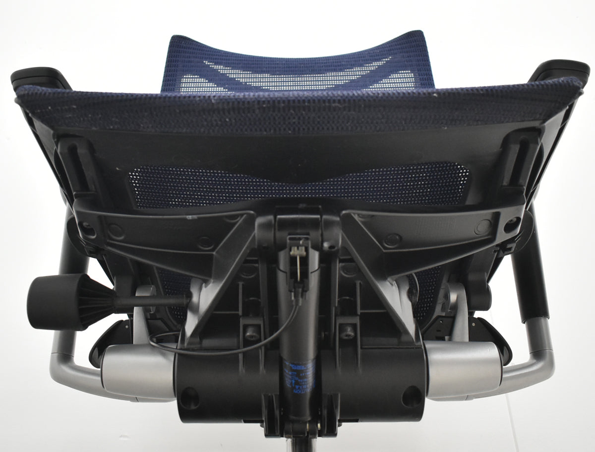 【中古】オカムラ　バロン　ハイバック　可動肘　シルバー脚　ダークブルー　2026021001【中古オフィス家具】