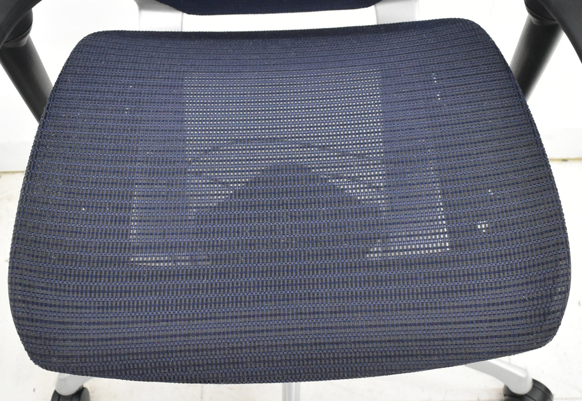 【中古】オカムラ　バロン　ハイバック　可動肘　シルバー脚　ダークブルー　2026021001【中古オフィス家具】