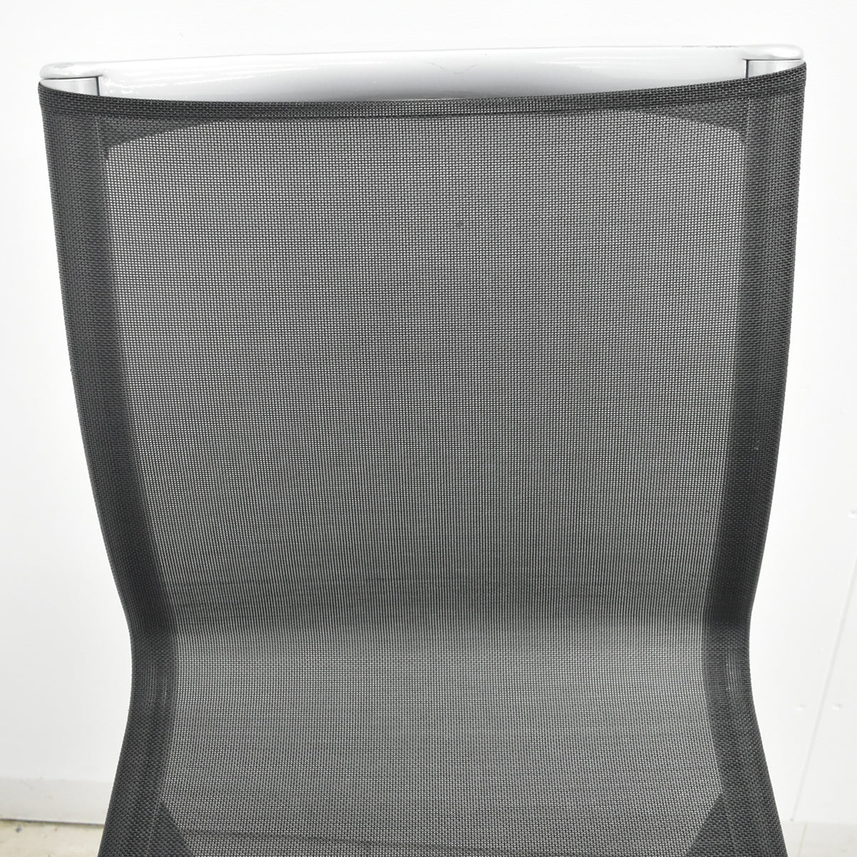 【中古】アリアス　ローリングフレーム　キャスタースウィベルチェア　ブラック　肘なし　2026021002【中古オフィス家具】