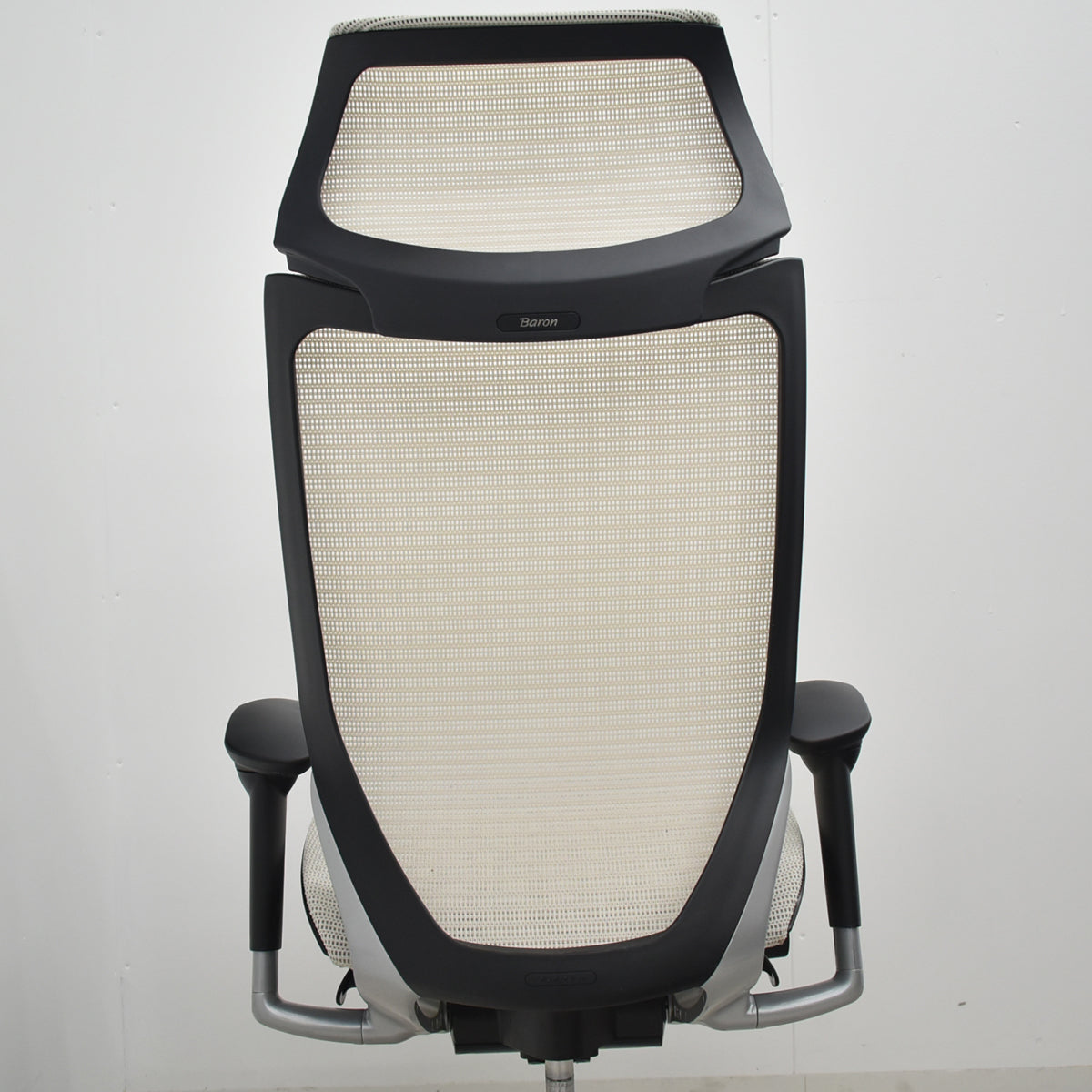 【中古】オカムラ　バロン　エクストラハイバック　固定ヘッドレスト　可動肘　シルバー脚　2026021201【中古オフィス家具】