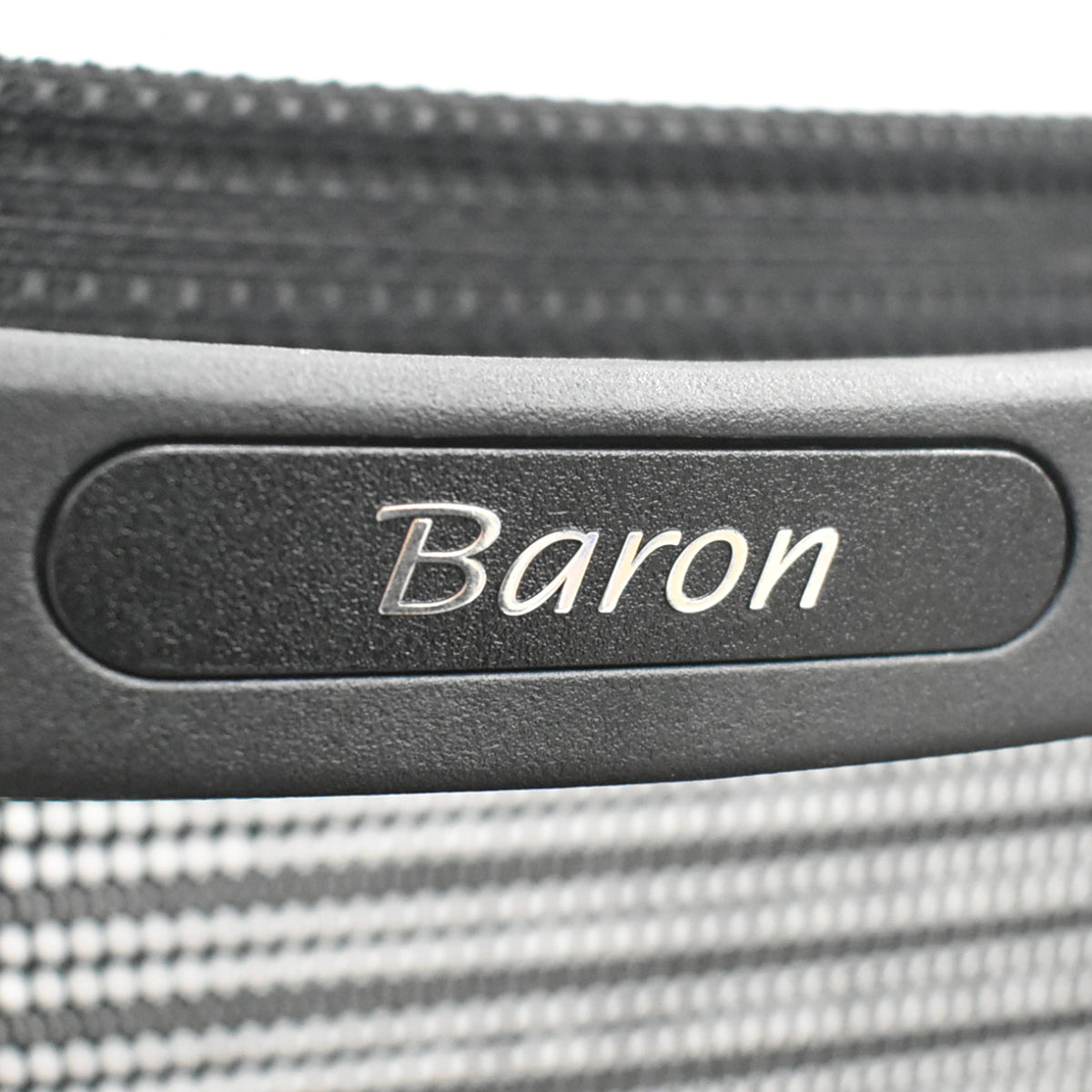 【中古】オカムラ　バロン　肘パッド新品　ハイバック　固定肘　ポリッシュ　ブラック　2026021203【中古オフィス家具】