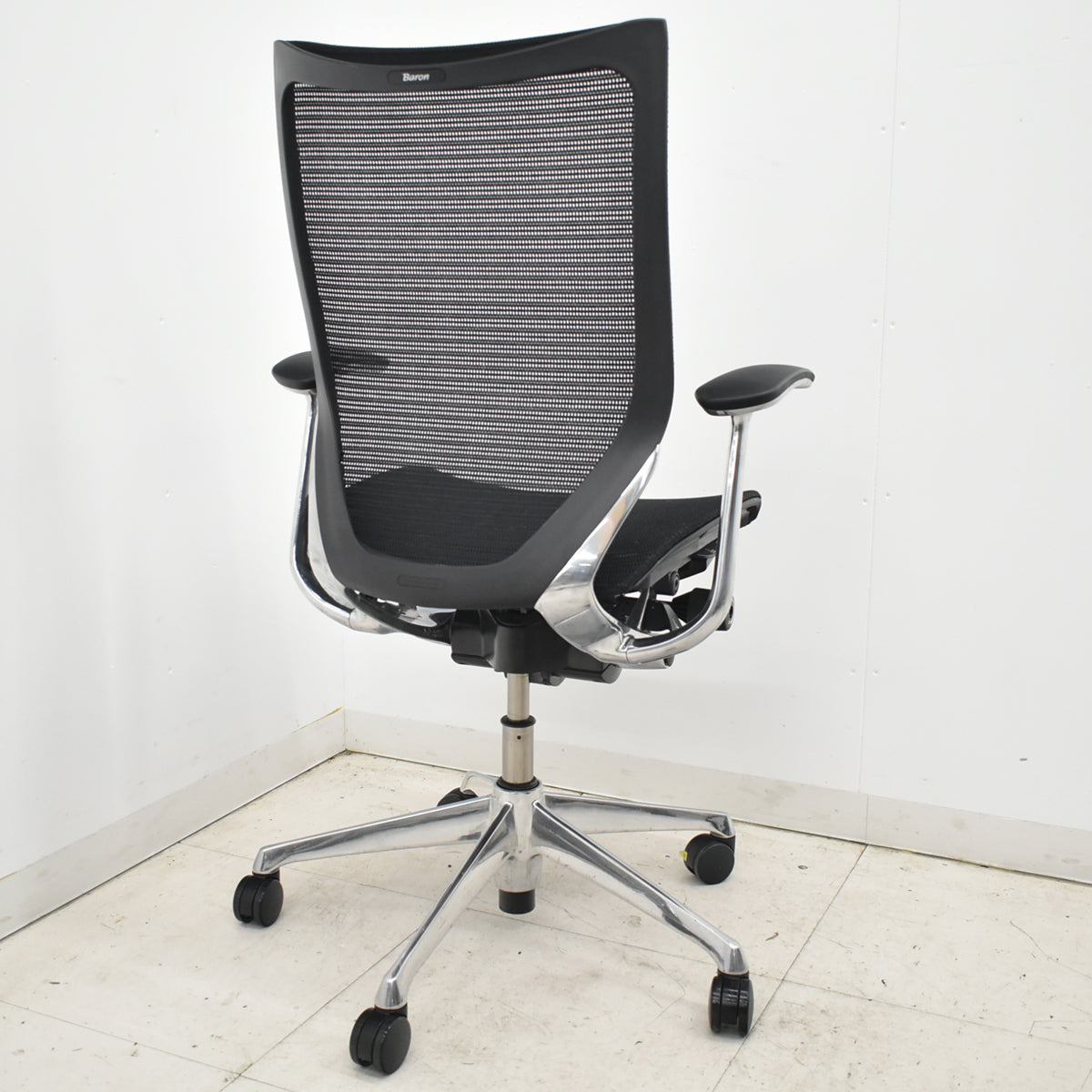 【中古】オカムラ　バロン　肘パッド新品　ハイバック　固定肘　ポリッシュ　ブラック　2026021203【中古オフィス家具】