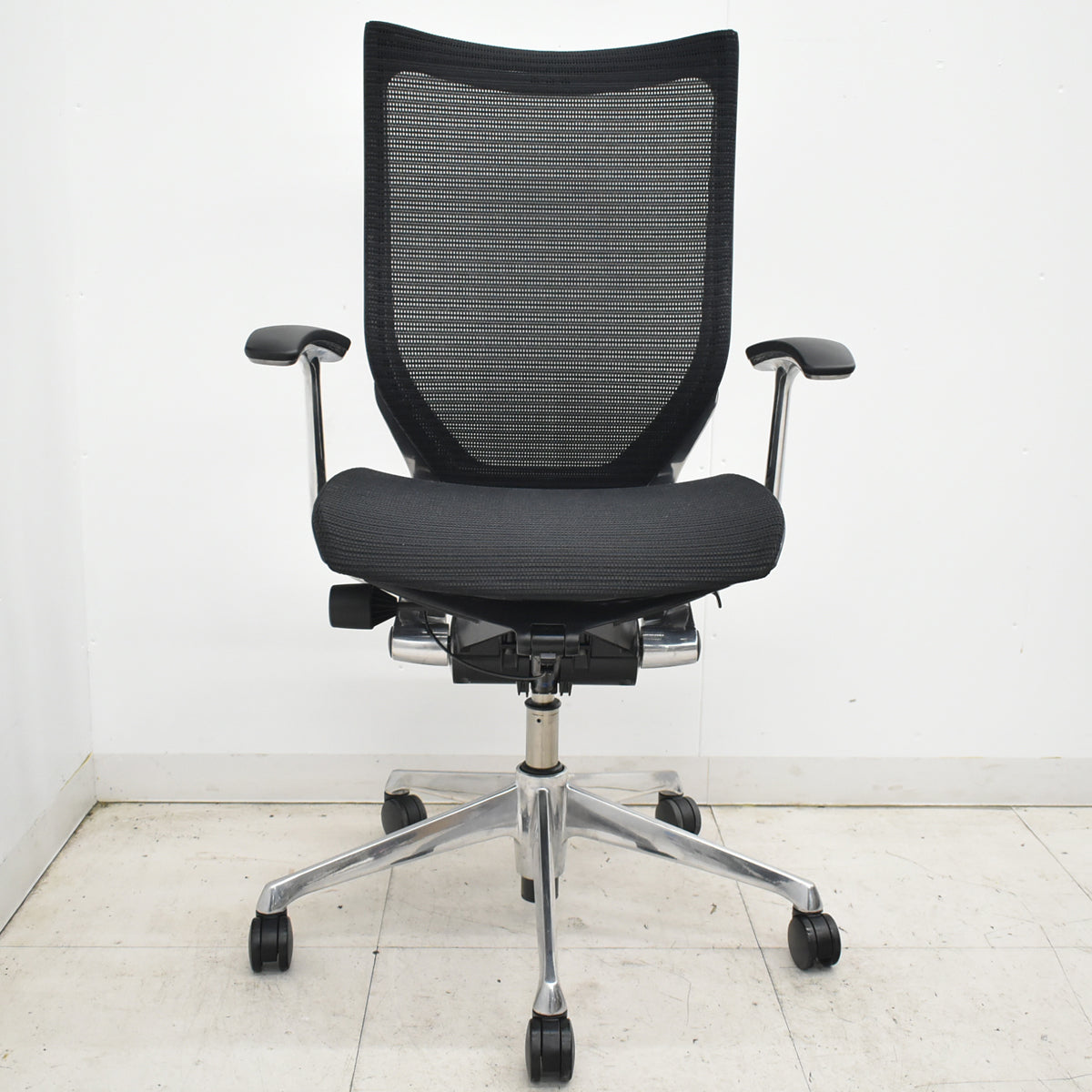 【中古】オカムラ　バロン　肘パッド新品　ハイバック　固定肘　ポリッシュ　ブラック　2026021204【中古オフィス家具】