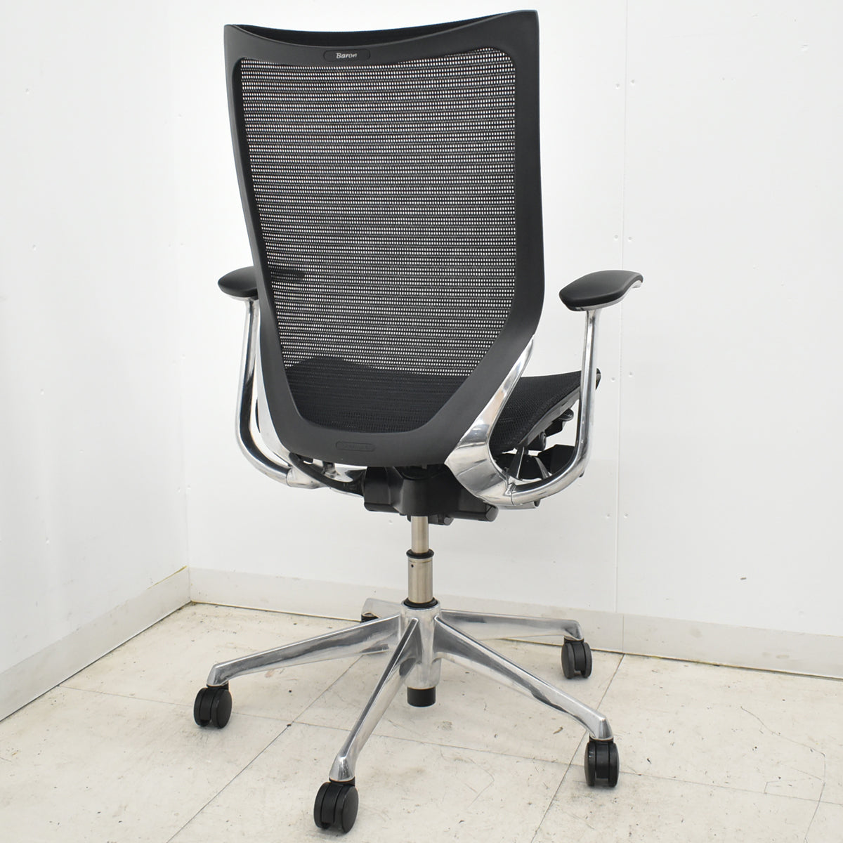 【中古】オカムラ　バロン　肘パッド新品　ハイバック　固定肘　ポリッシュ　ブラック　2026021204【中古オフィス家具】