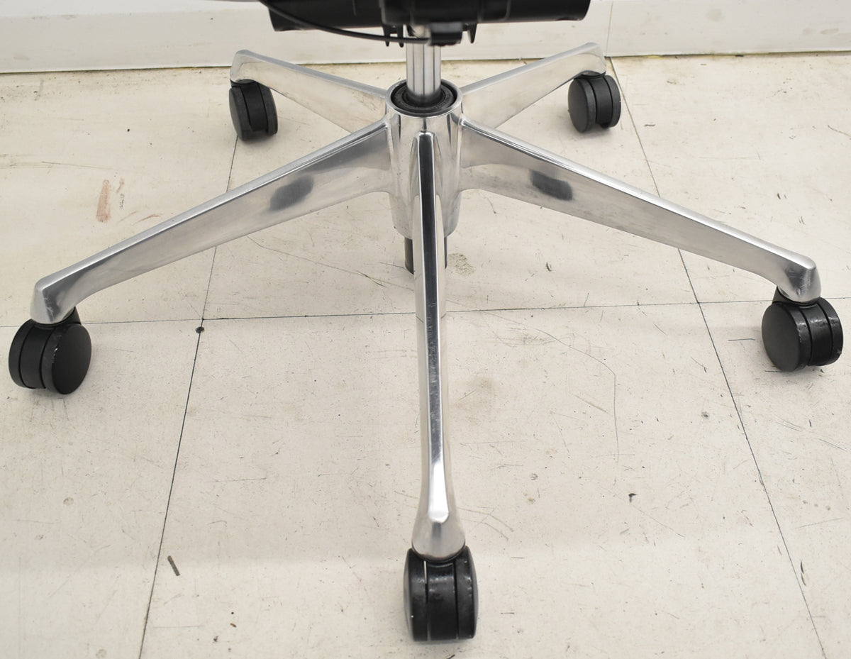 【中古】オカムラ　バロン　肘パッド新品　ハイバック　固定肘　ポリッシュ　ダークブルー　2026021205【中古オフィス家具】