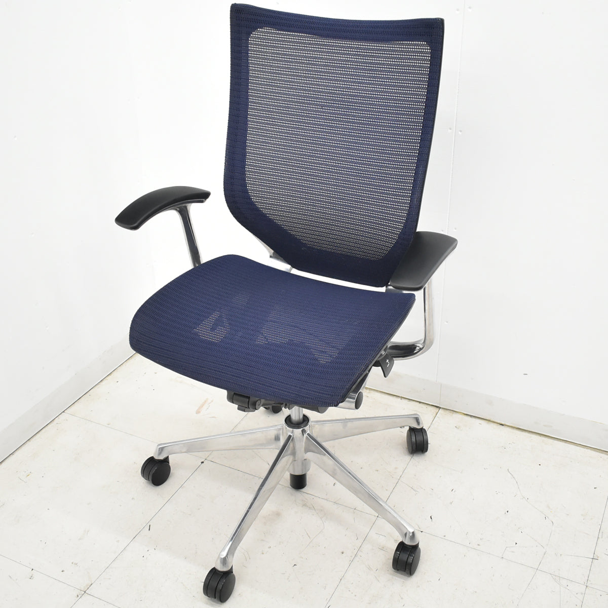 【中古】オカムラ　バロン　肘パッド新品　ハイバック　固定肘　ポリッシュ　ダークブルー　2026021206【中古オフィス家具】