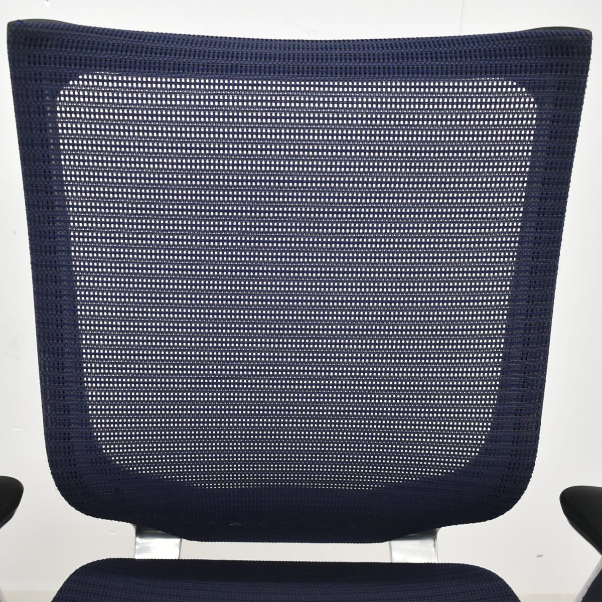 【中古】オカムラ　バロン　肘パッド新品　ハイバック　固定肘　ポリッシュ　ダークブルー　2026021206【中古オフィス家具】