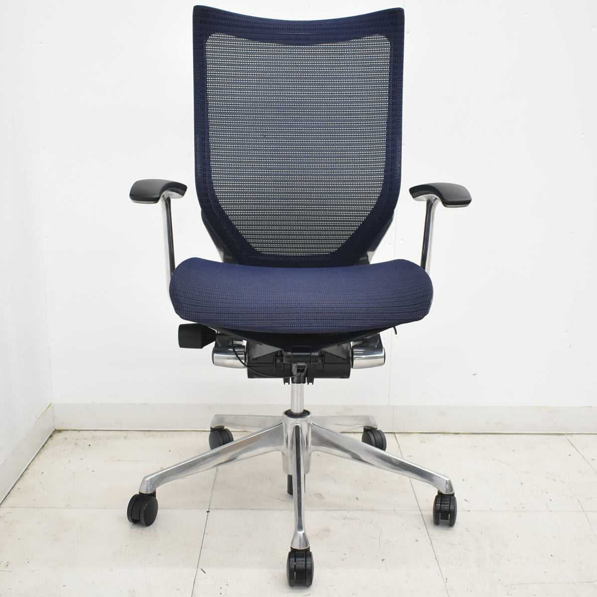 【中古】オカムラ　バロン　肘パッド新品　ハイバック　固定肘　ポリッシュ　ダークブルー　2026021301【中古オフィス家具】