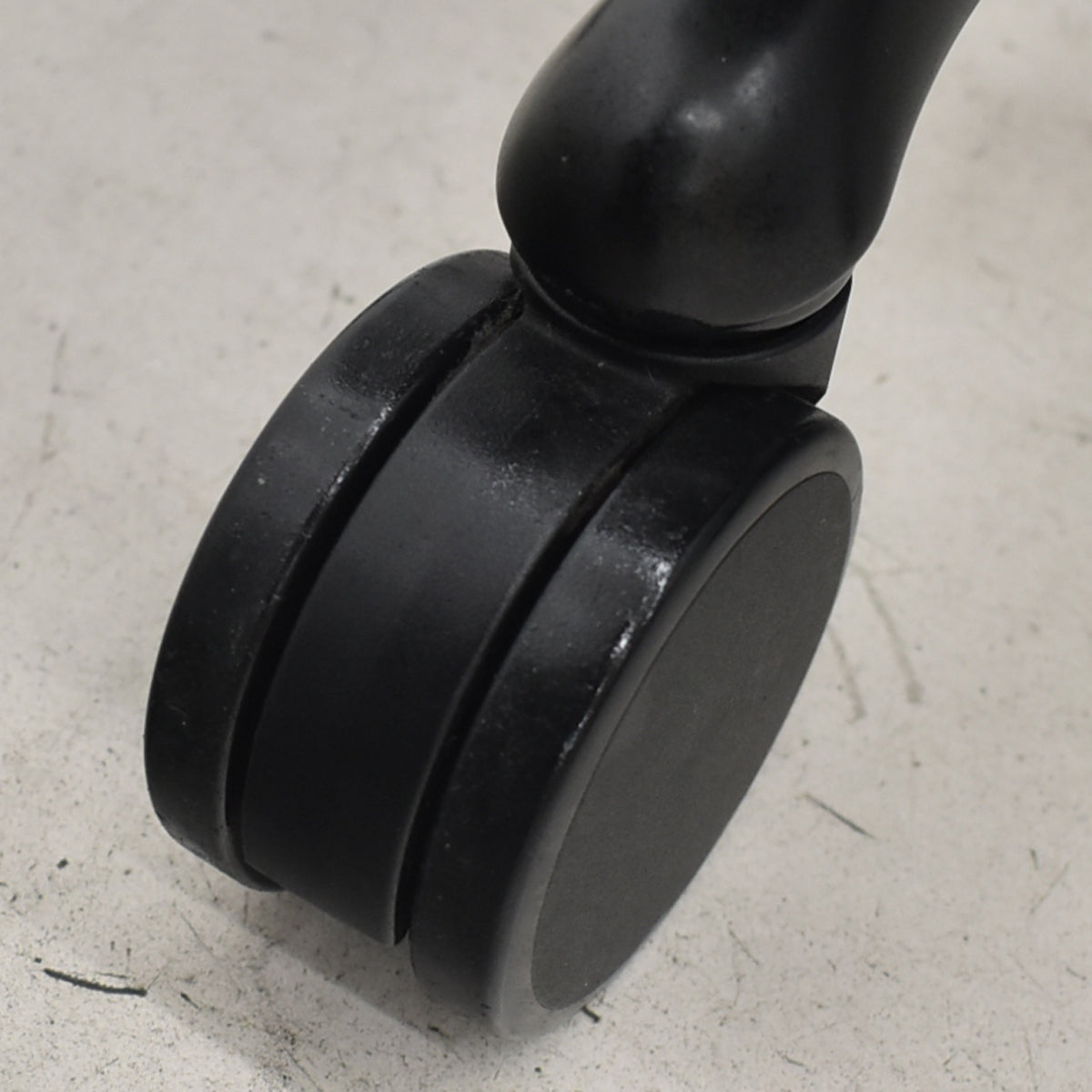 【中古】オカムラ　コンテッサ　可動肘　ヘッドレスト　ランバーサポート　ハンガー　ブラックフレーム　2026021401【中古オフィス家具】