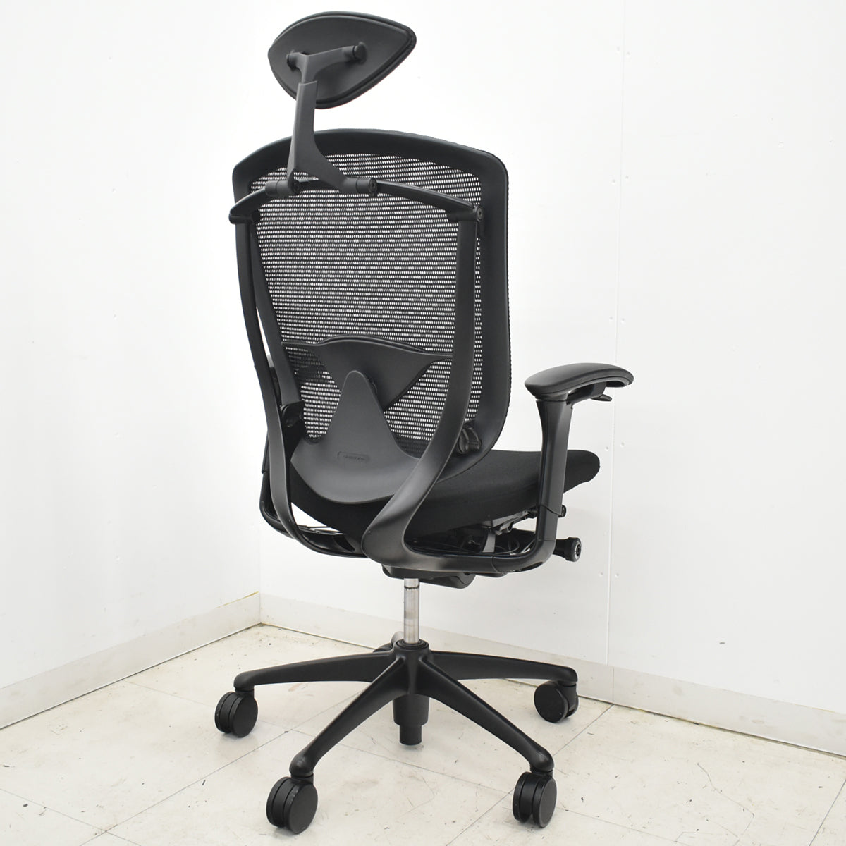 【中古】オカムラ　コンテッサ　可動肘　ヘッドレスト　ランバーサポート　ハンガー　ブラックフレーム　2026021401【中古オフィス家具】