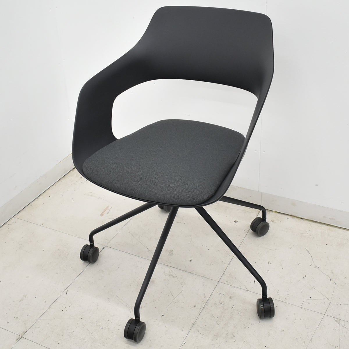 【中古】ウィルクハーン　222renge OCCO　オッコ　座面クッション付　ウレタンキャスター　ブラック　2026021402【中古オフィス家具】