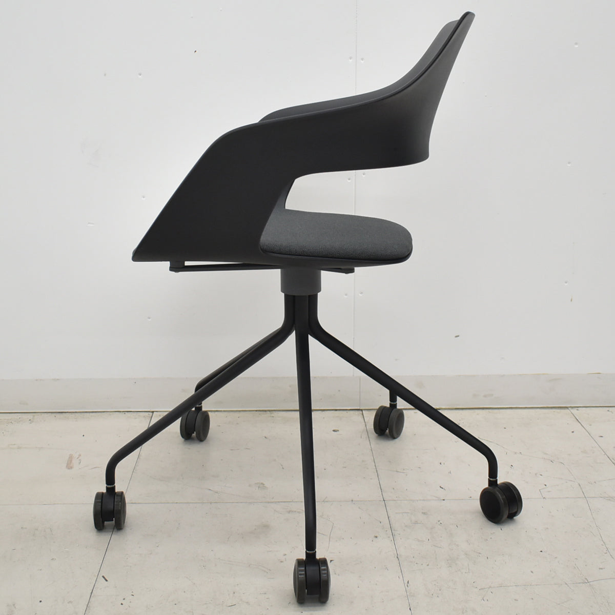 【中古】ウィルクハーン　222renge OCCO　オッコ　座面クッション付　ウレタンキャスター　ブラック　2026021402【中古オフィス家具】
