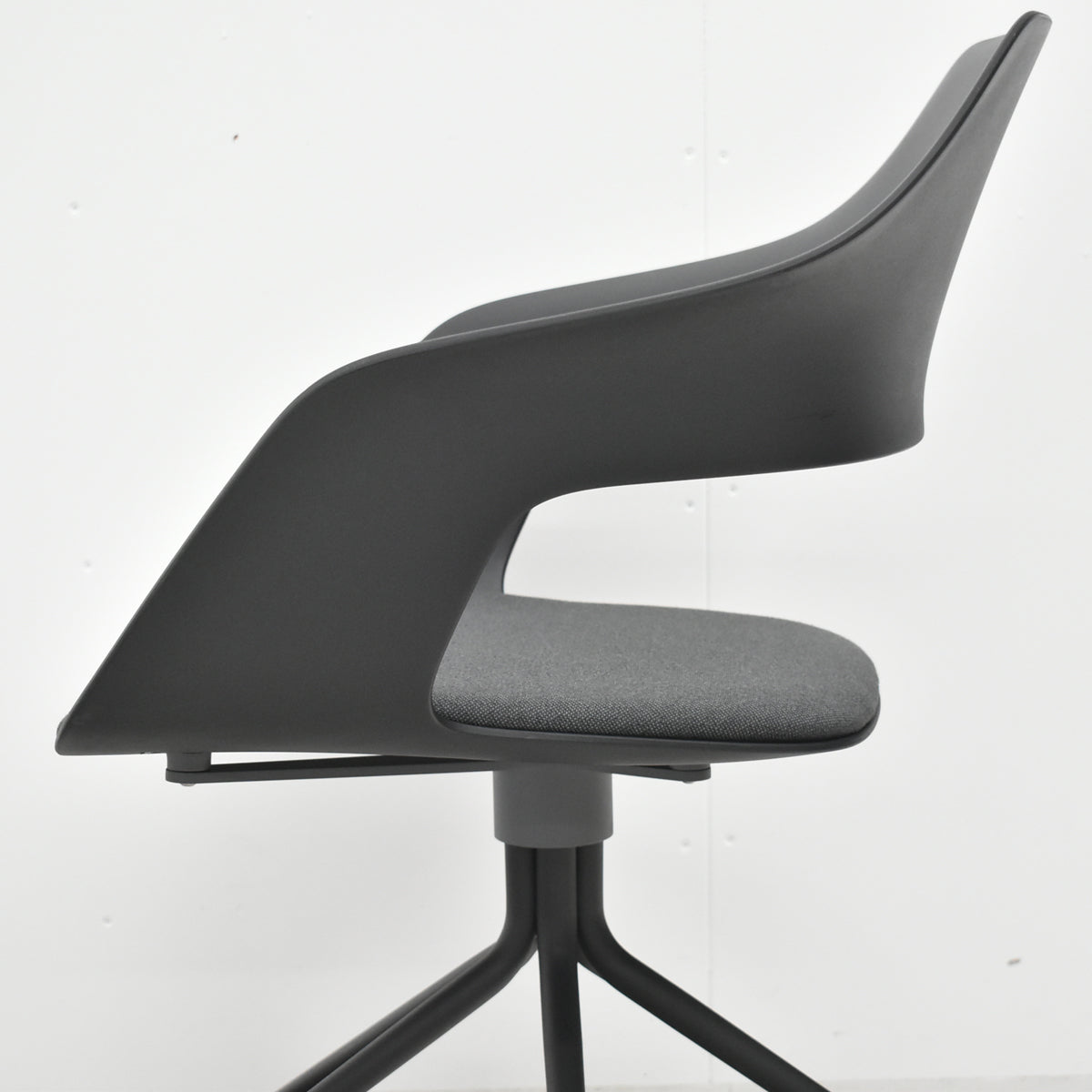 【中古】ウィルクハーン　222renge OCCO　オッコ　座面クッション付　ウレタンキャスター　ブラック　2026021402【中古オフィス家具】