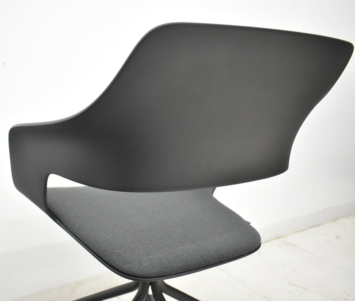 【中古】ウィルクハーン　222renge OCCO　オッコ　座面クッション付　ウレタンキャスター　ブラック　2026021402【中古オフィス家具】