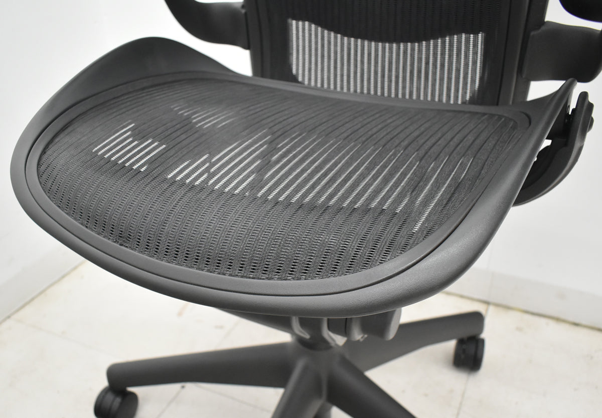【中古】ハーマンミラー　アーロンチェア　スタンダード　Ｂサイズ　ランバーサポート　ブラック　2026021403【中古オフィス家具】