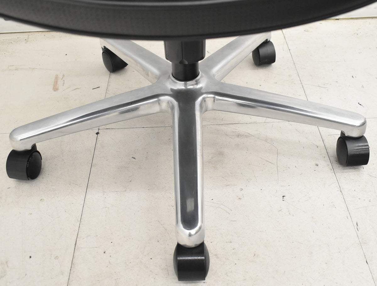 【中古】オカムラ　KCシリーズ　エグゼクティブチェア　ハイバック　固定肘　革張り　ポリッシュ　ブラック　2026021405【中古オフィス家具】