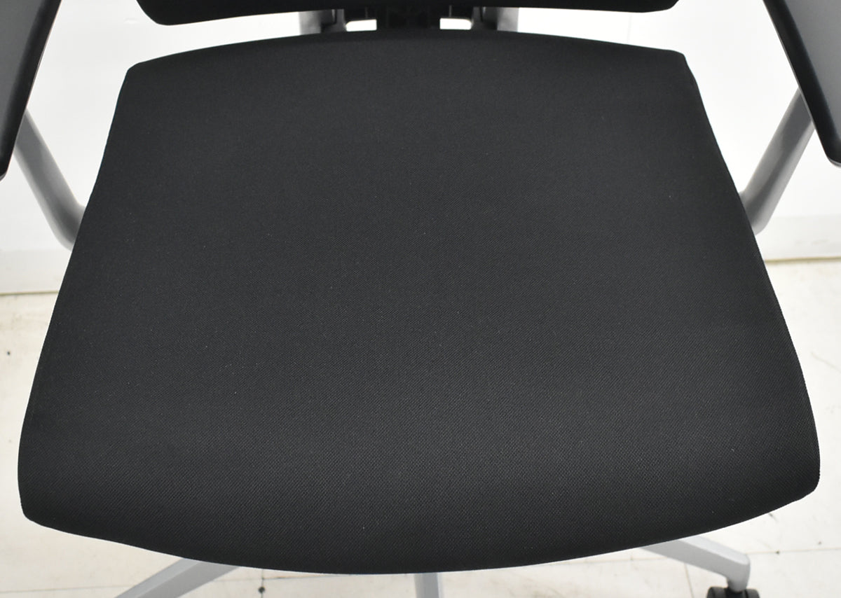 【中古】イトーキ　スピーナ　固定肘　シルバー脚　ブラック　2026021406【中古オフィス家具】