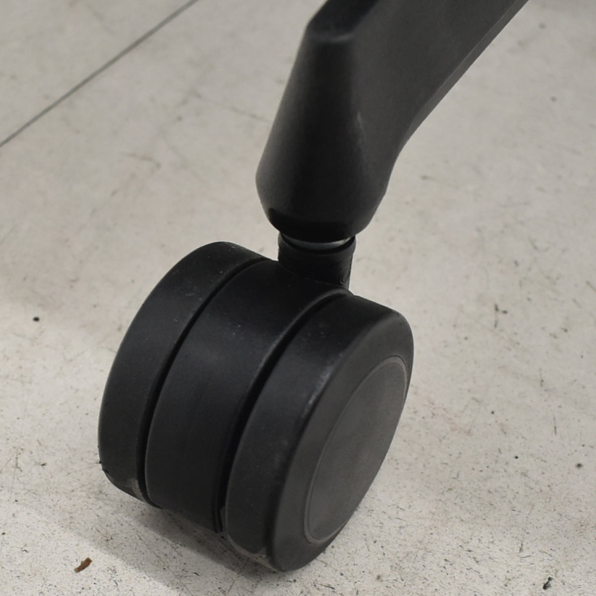 【中古】コクヨ　デュオラ　肘なし　ウレタンキャスター　ランバーサポート　2019年製　2026021603【中古オフィス家具】