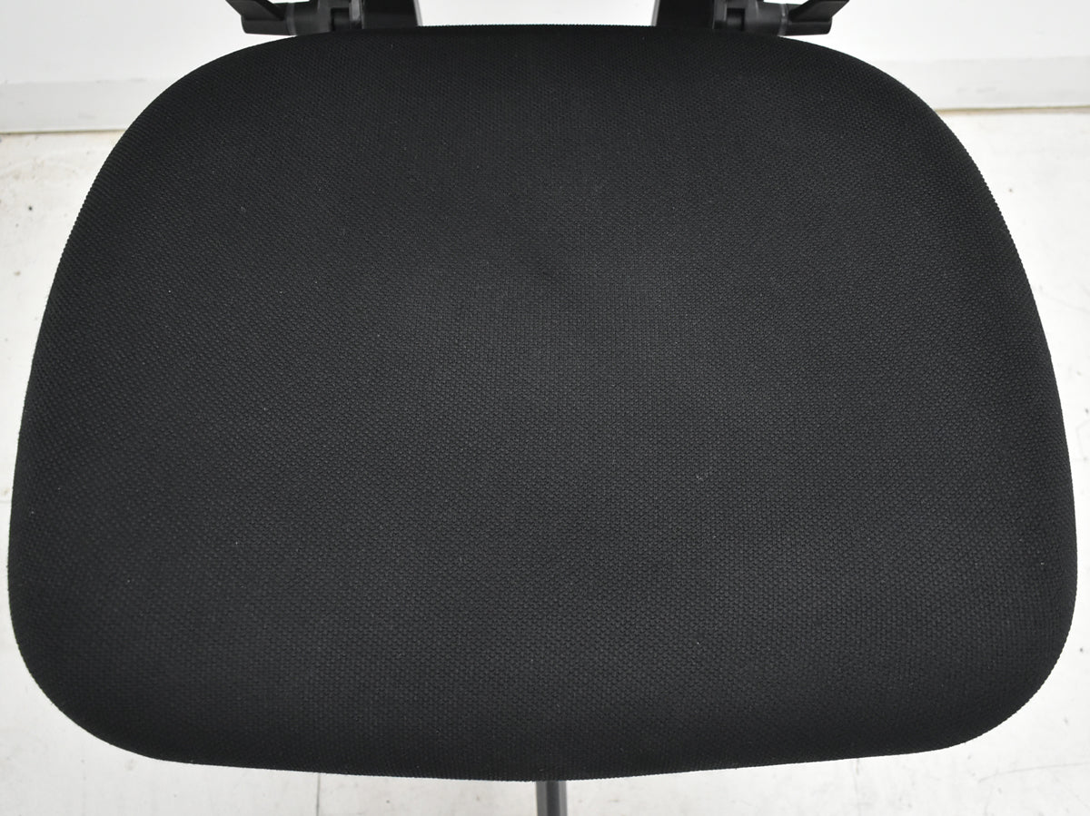 【中古】コクヨ　デュオラ　肘なし　ウレタンキャスター　ランバーサポート　ハンガー　2019年製　2026021604【中古オフィス家具】