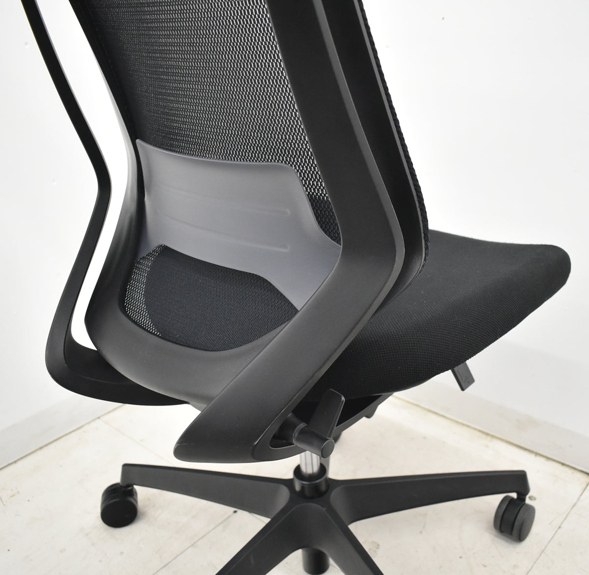 【中古】コクヨ　デュオラ　肘なし　ウレタンキャスター　ランバーサポート　ハンガー　2019年製　2026021604【中古オフィス家具】