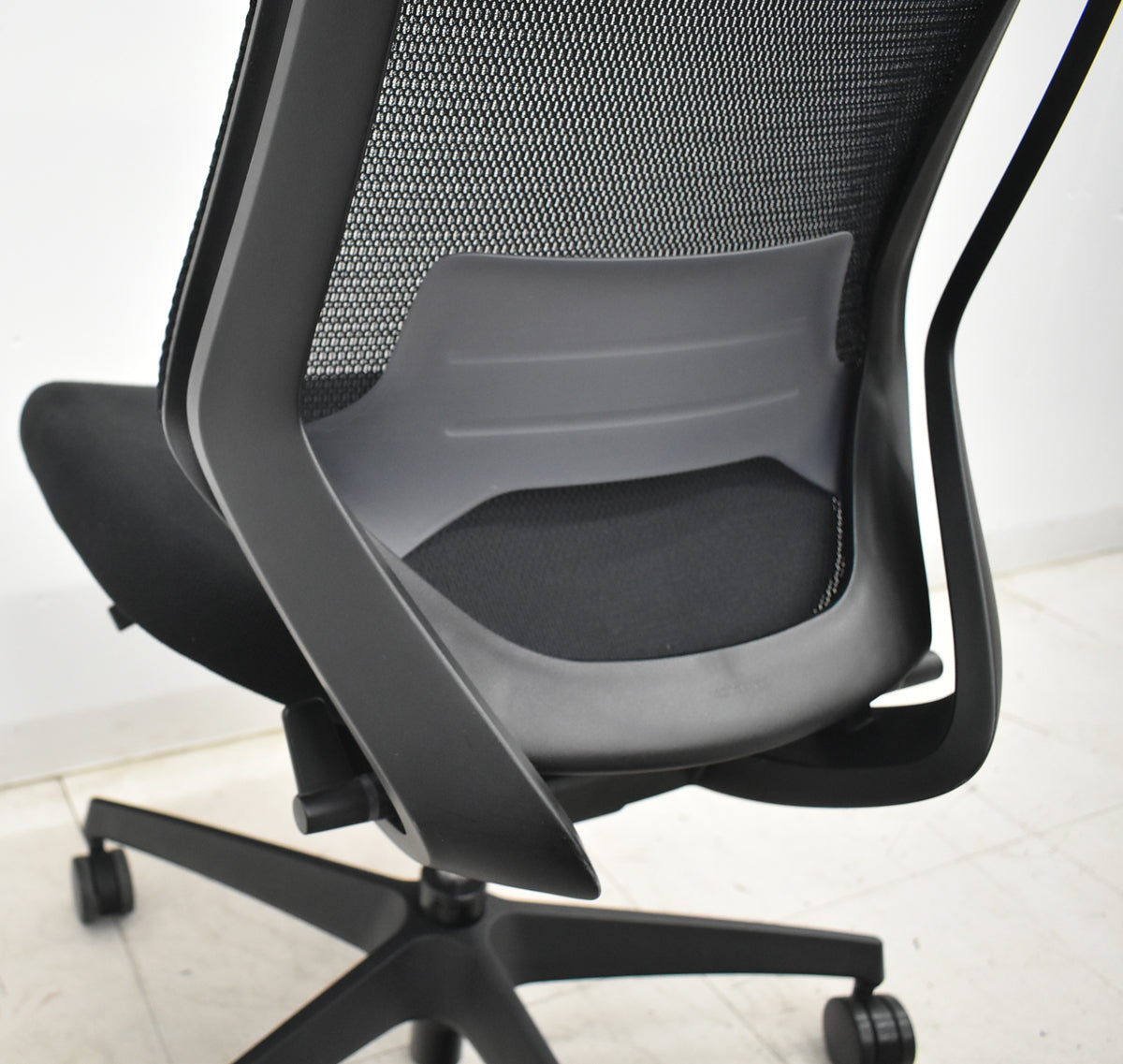 【中古】コクヨ　デュオラ　肘なし　ウレタンキャスター　ランバーサポート　ハンガー　2019年製　2026021604【中古オフィス家具】