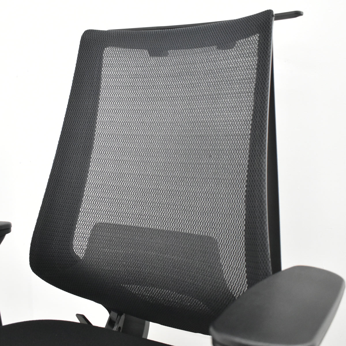 【中古】コクヨ　デュオラ　可動肘　ナイロンキャスター　ランバーサポート　ハンガー　2019年製　2026021605【中古オフィス家具】