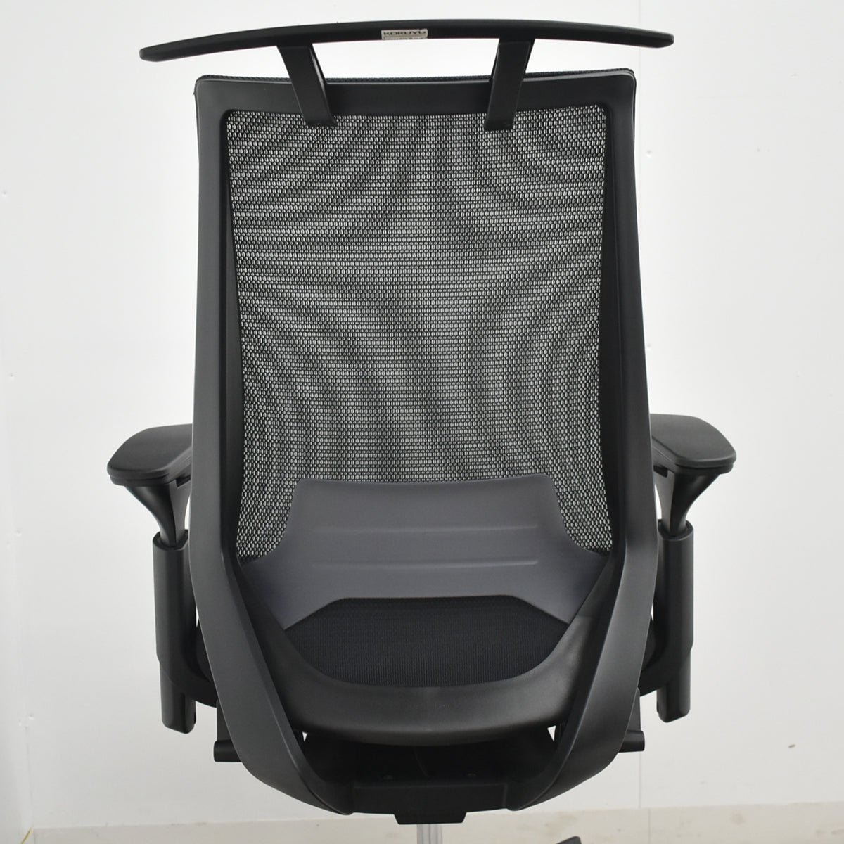 【中古】コクヨ　デュオラ　可動肘　ナイロンキャスター　ランバーサポート　ハンガー　2019年製　2026021605【中古オフィス家具】