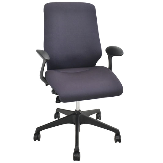 【中古】オカムラ　スフィア　固定肘　ナイロンキャスター　2022年製　2026021606【中古オフィス家具】