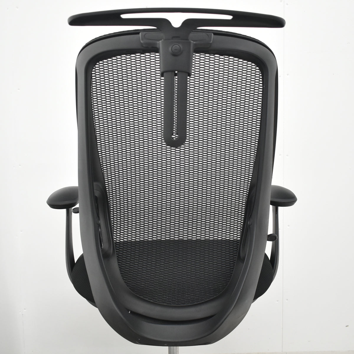 【中古】オカムラ　シルフィ　ハイバック　固定肘　ハンガー　前傾機能　バックカーブアジャスト　ブラック　2026021708【中古オフィス家具】