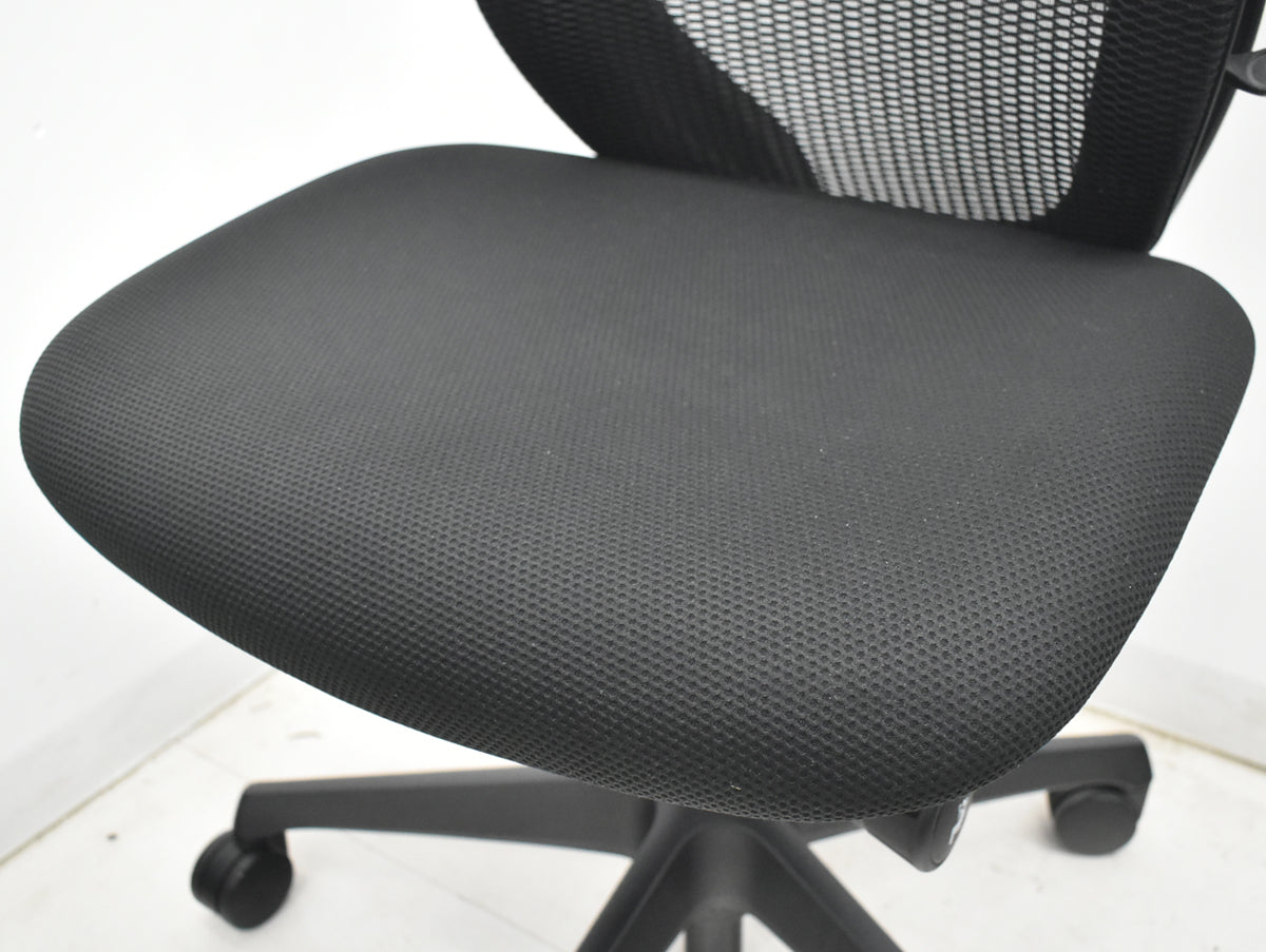 【中古】オカムラ　シルフィー　ハイバック　肘なし　前傾機能　バックカーブアジャスト　2021年製　ブラック　2026021801【中古オフィス家具】