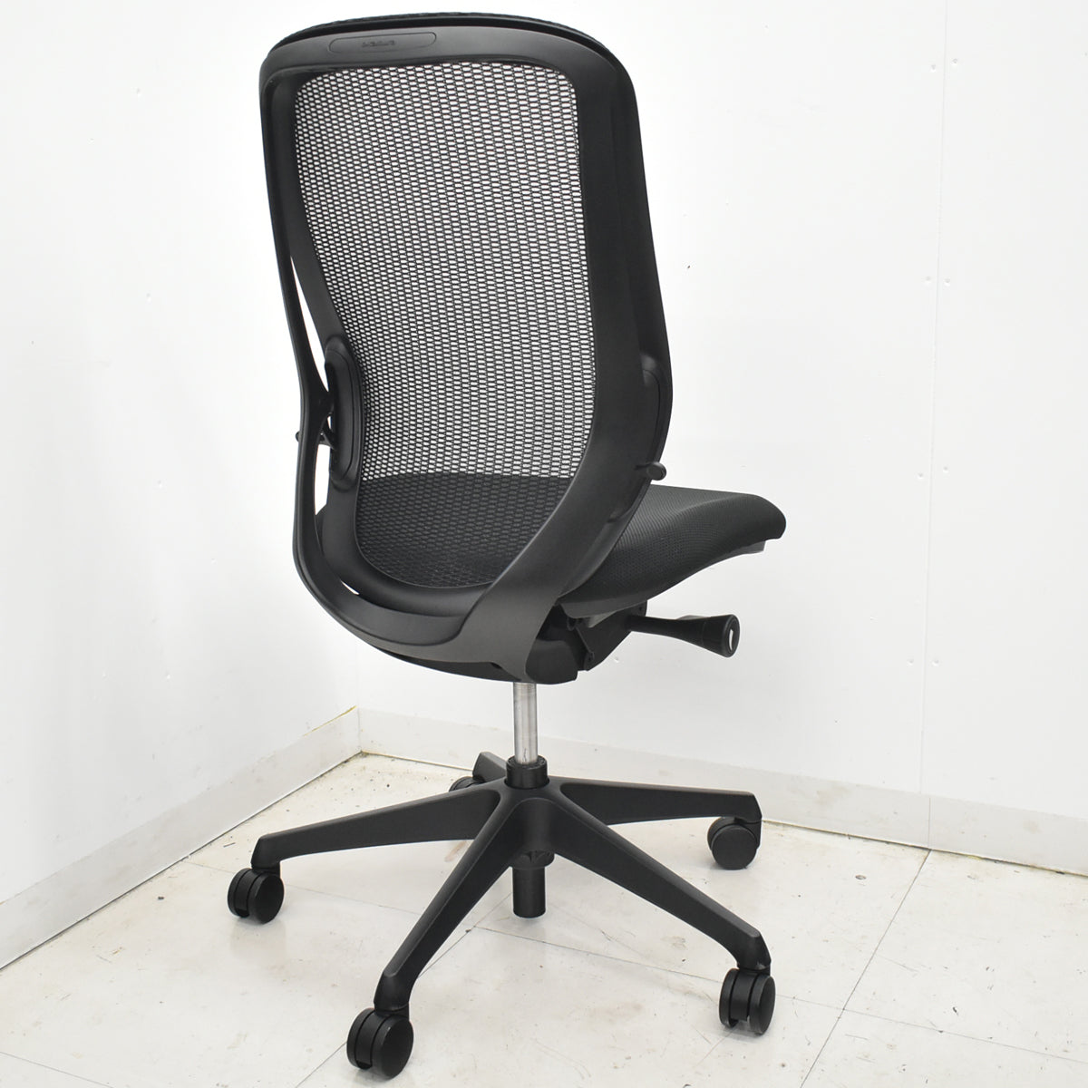 【中古】オカムラ　シルフィー　ハイバック　肘なし　前傾機能　バックカーブアジャスト　2021年製　ブラック　2026021801【中古オフィス家具】