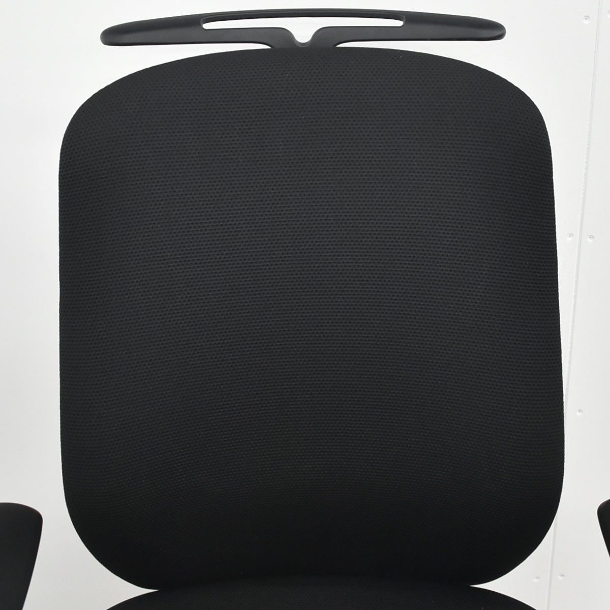 【中古】オカムラ　シルフィー　ハイバック　可動肘　前傾機能　バックカーブアジャスト　ハンガー　2020年製　ブラック　2026021802【中古オフィス家具】