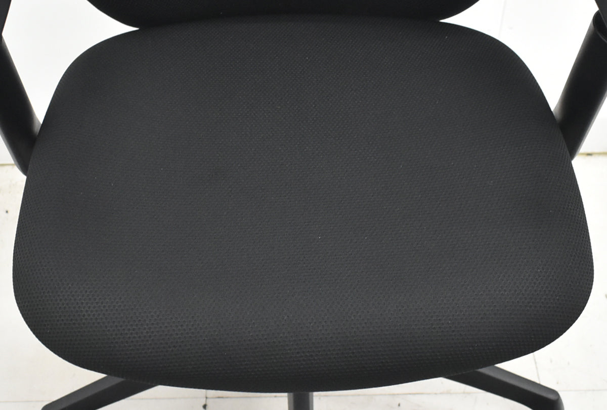 【中古】オカムラ　シルフィー　ハイバック　可動肘　前傾機能　バックカーブアジャスト　ハンガー　2020年製　ブラック　2026021802【中古オフィス家具】