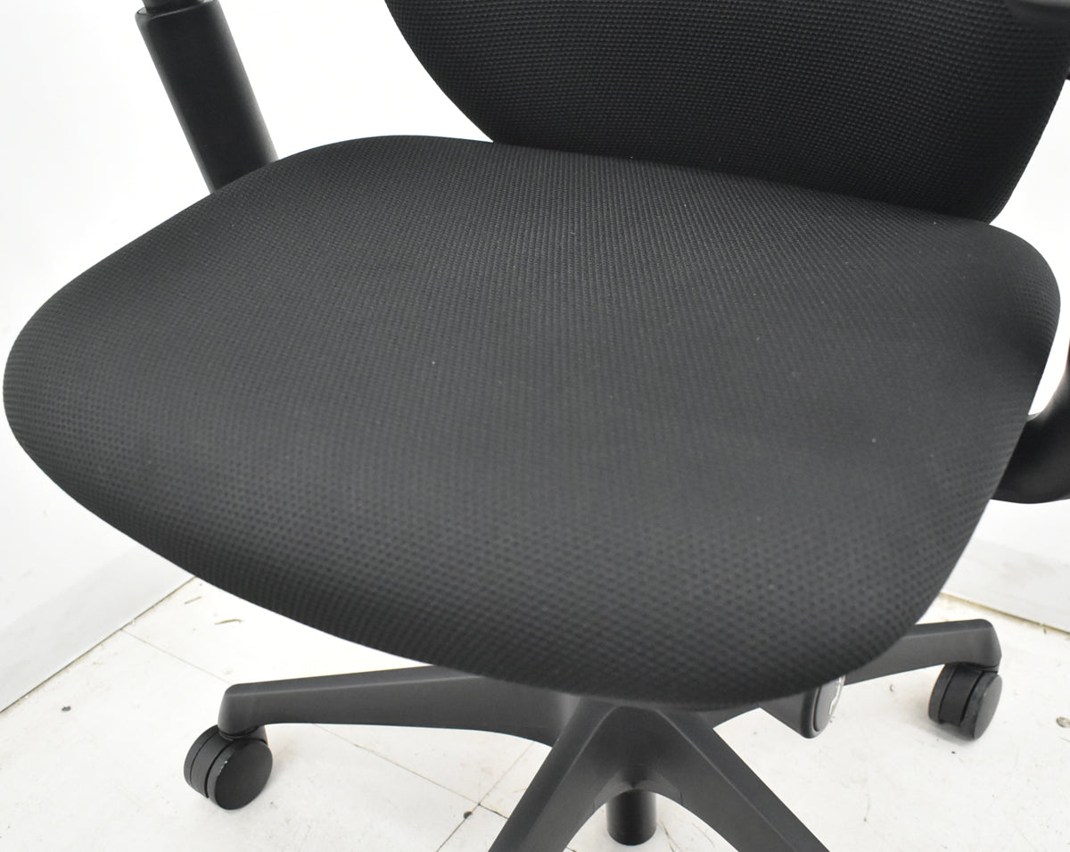 【中古】オカムラ　シルフィー　ハイバック　可動肘　前傾機能　バックカーブアジャスト　ハンガー　2020年製　ブラック　2026021802【中古オフィス家具】